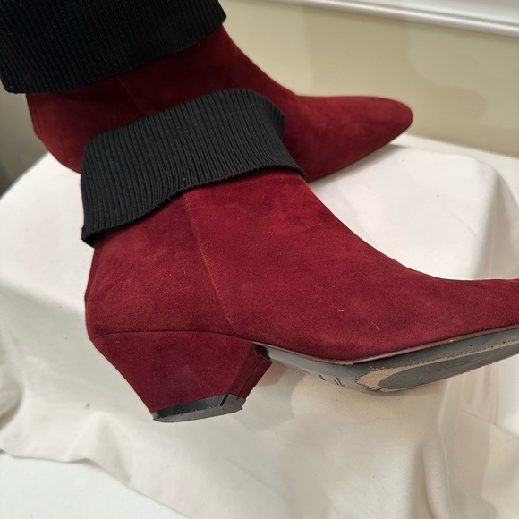 DONNA KARAN vintage burgundy suede ankle boot in EUC, with black collars folded - Picture 5 of 6